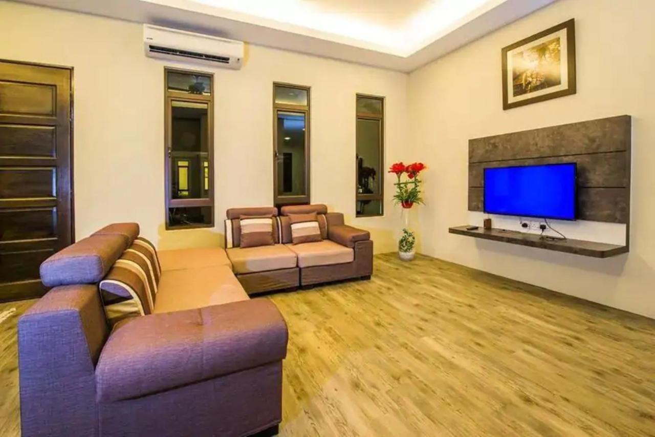 Capital O 90088 Mbp Leisure Resort باتو باهات المظهر الخارجي الصورة