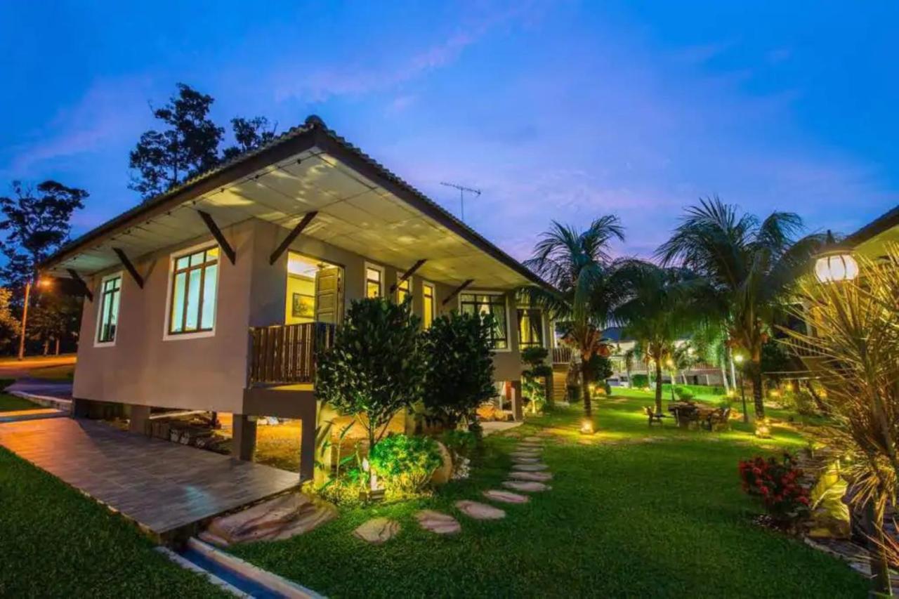 Capital O 90088 Mbp Leisure Resort باتو باهات المظهر الخارجي الصورة